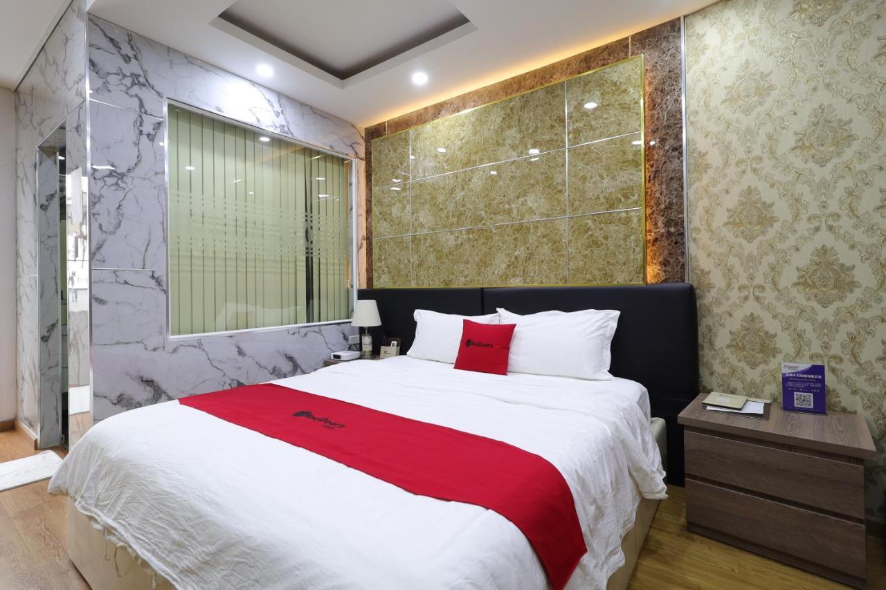RedDoorz Plus Vienna Hotel Ho Chi Minh-stad Buitenkant foto