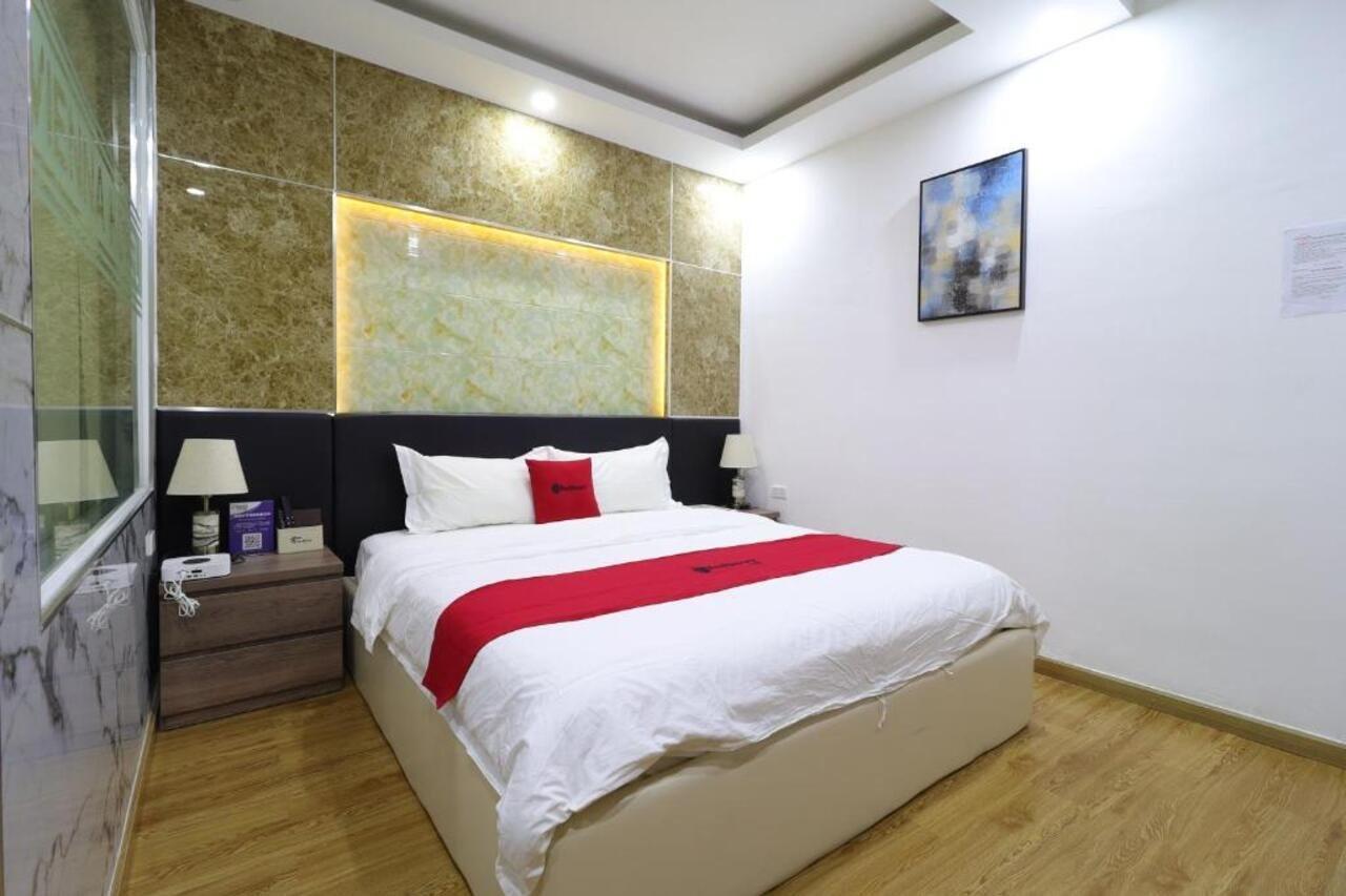 RedDoorz Plus Vienna Hotel Ho Chi Minh-stad Buitenkant foto